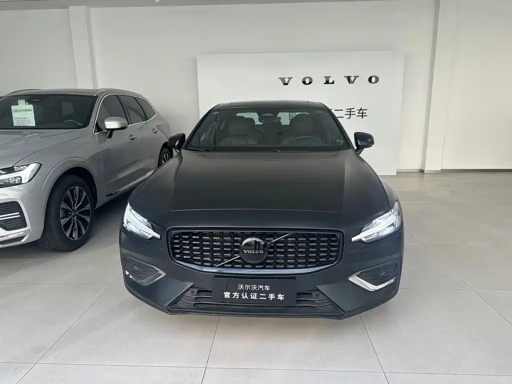 VOLVO S60 2022