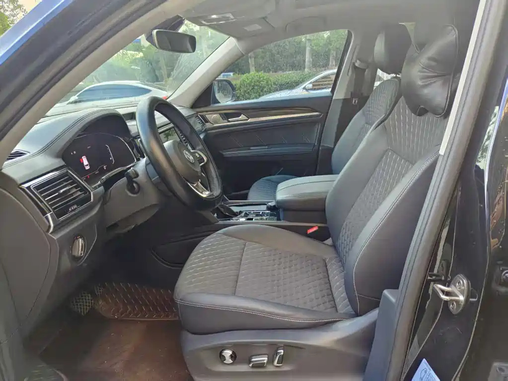 VOLKSWAGEN TOURAN 2019