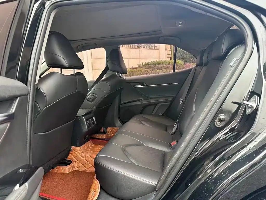 TOYOTA CAMRY 2019