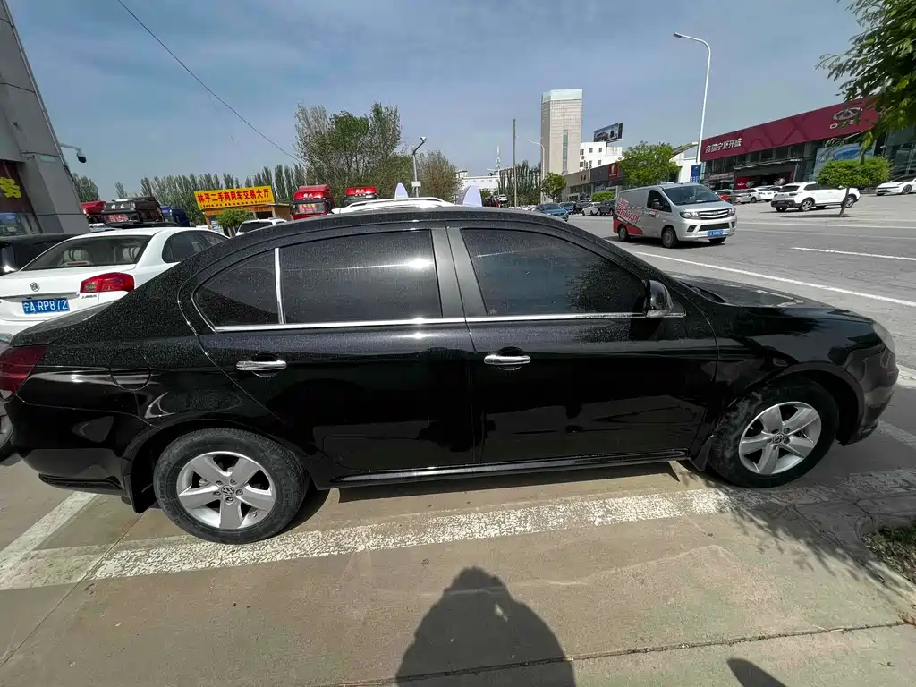 VOLKSWAGEN LAVIDA 2013
