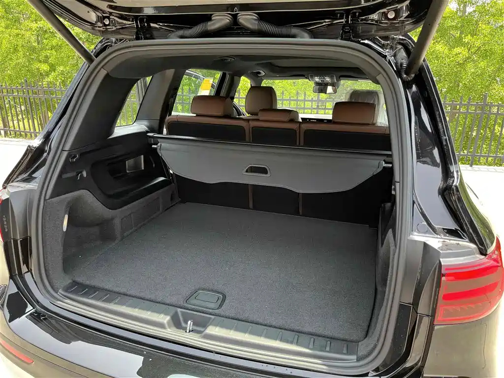 MERCEDES BENZ GLB 2024