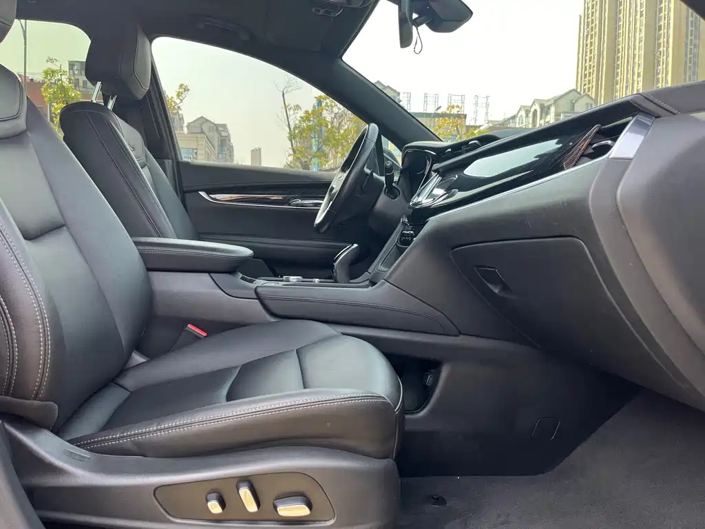 CADILLAC XT6 2021