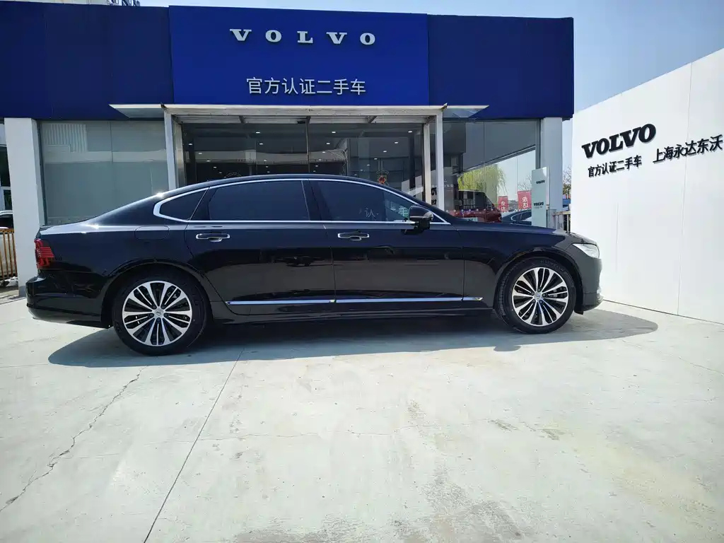 VOLVO S90 2022