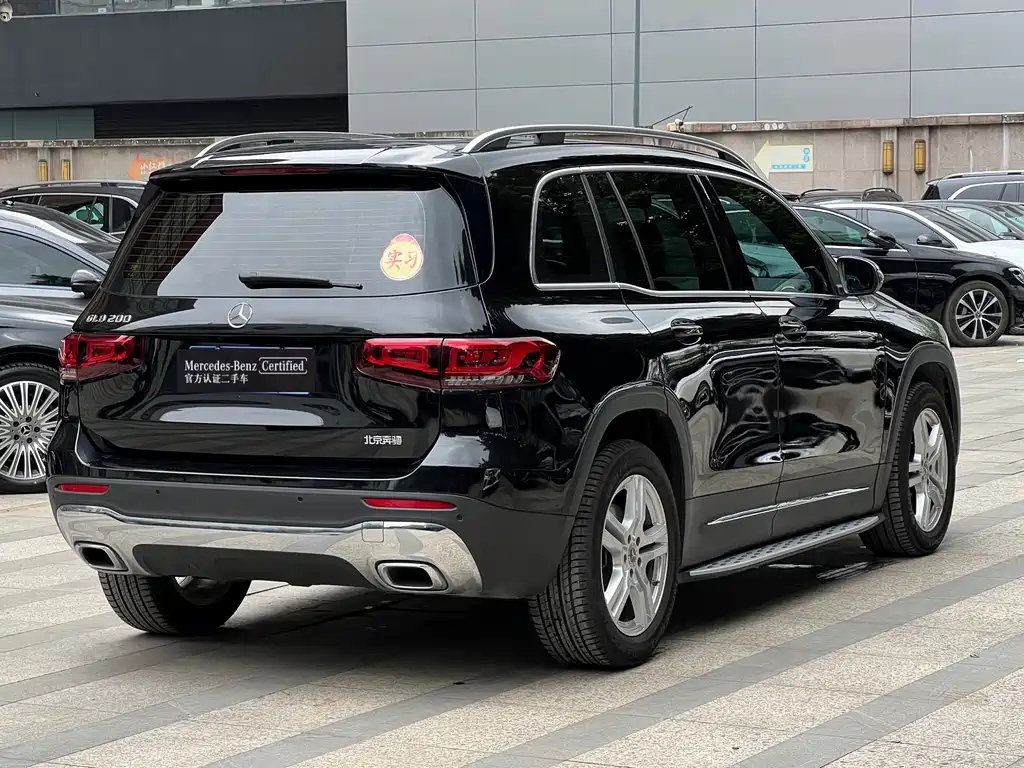 MERCEDES BENZ GLB 2023