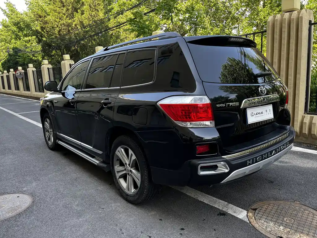 TOYOTA HIGHLANDER 2013