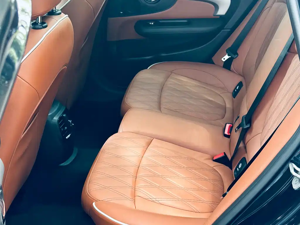 MINI CLUBMAN 2021