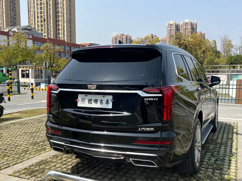CADILLAC XT6 2021
