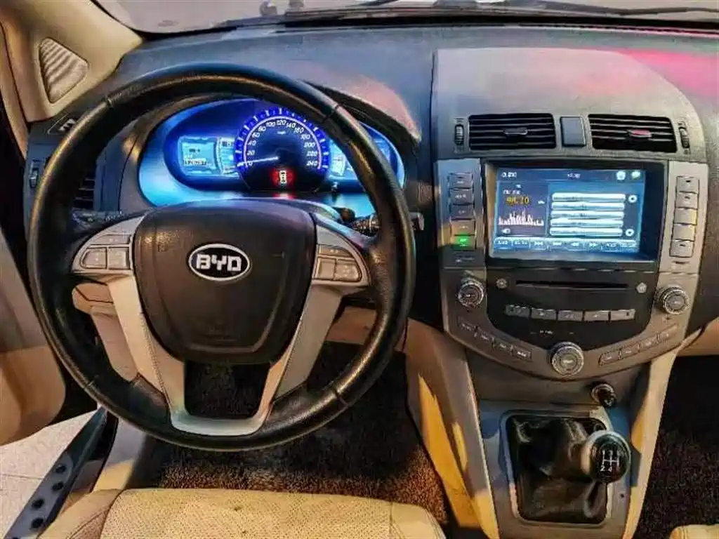 BYD S6 2013