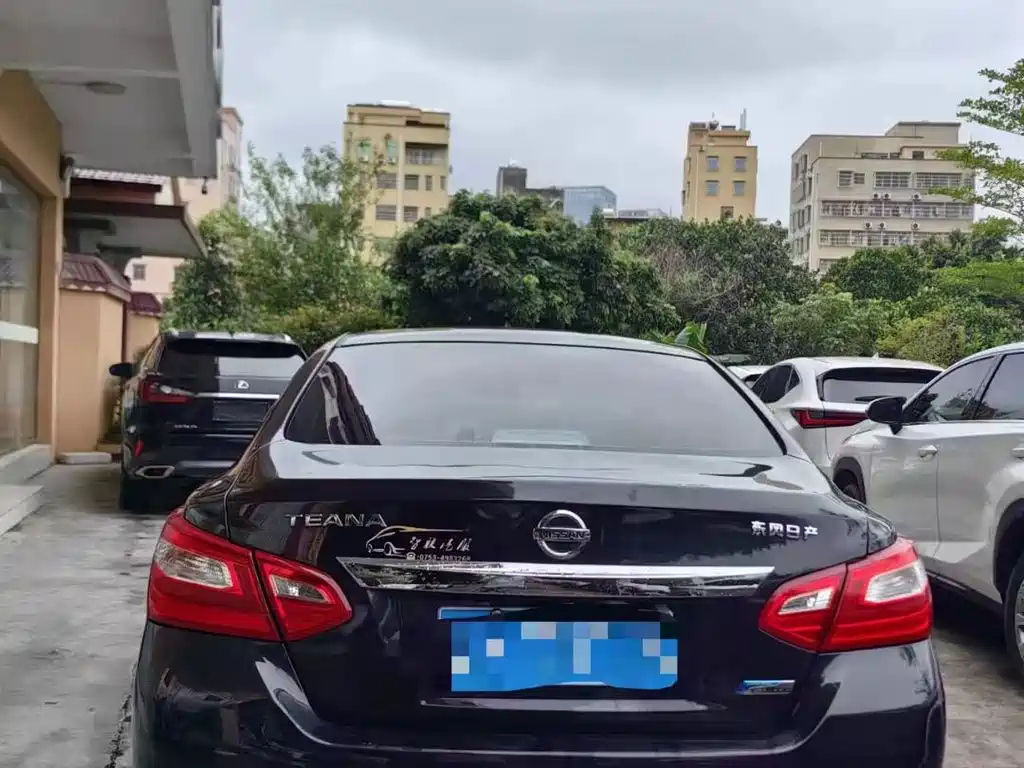 NISSAN TEANA 2017