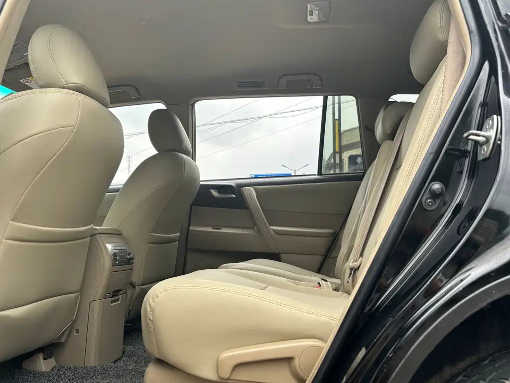 TOYOTA HIGHLANDER 2014