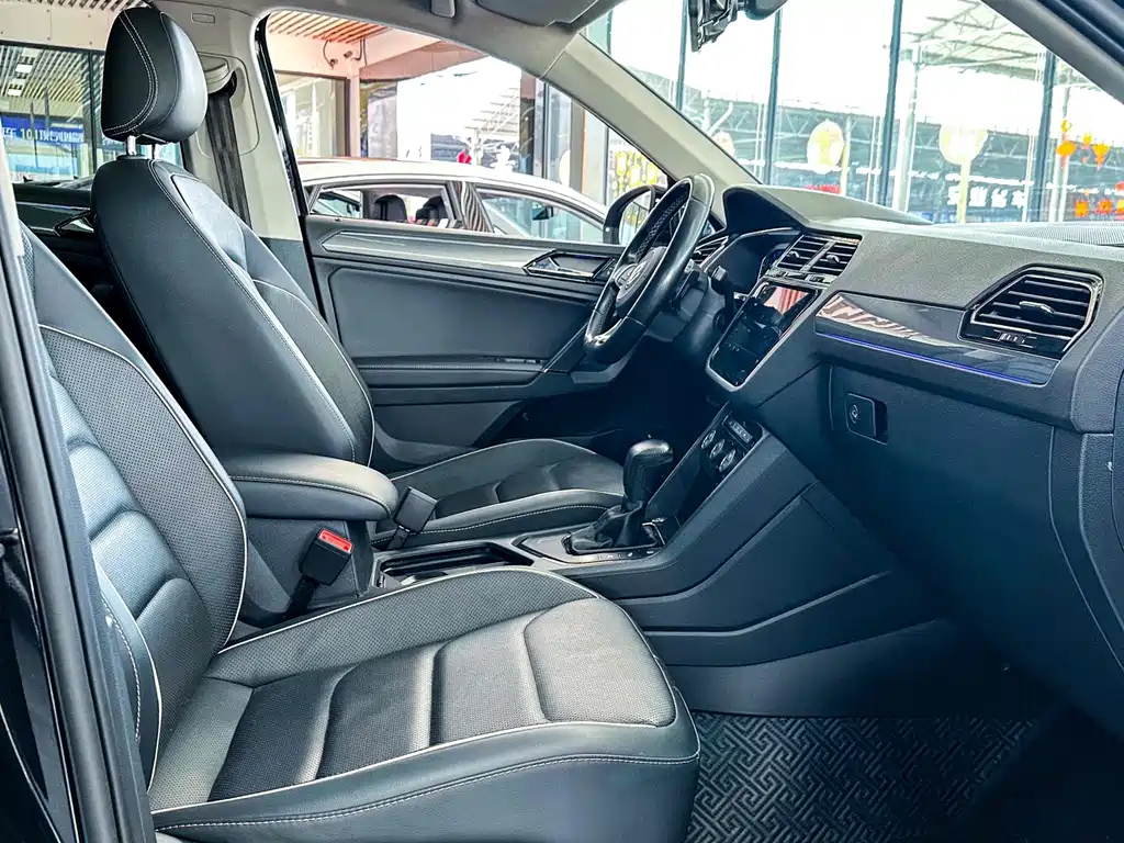 VOLKSWAGEN TIGUAN L 2020