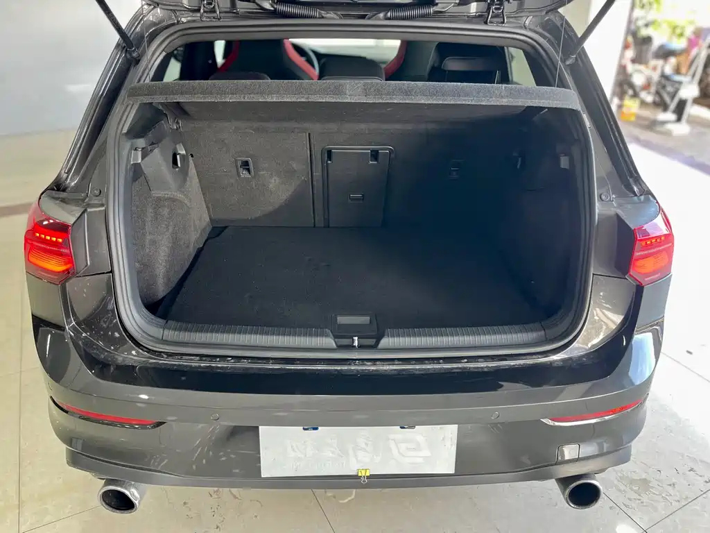 VOLKSWAGEN GOLF GTI 2021