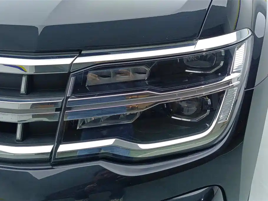 VOLKSWAGEN TOURAN 2022