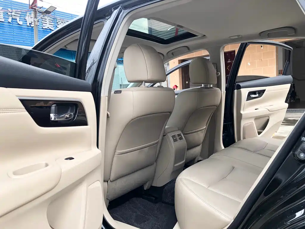 NISSAN TEANA 2018