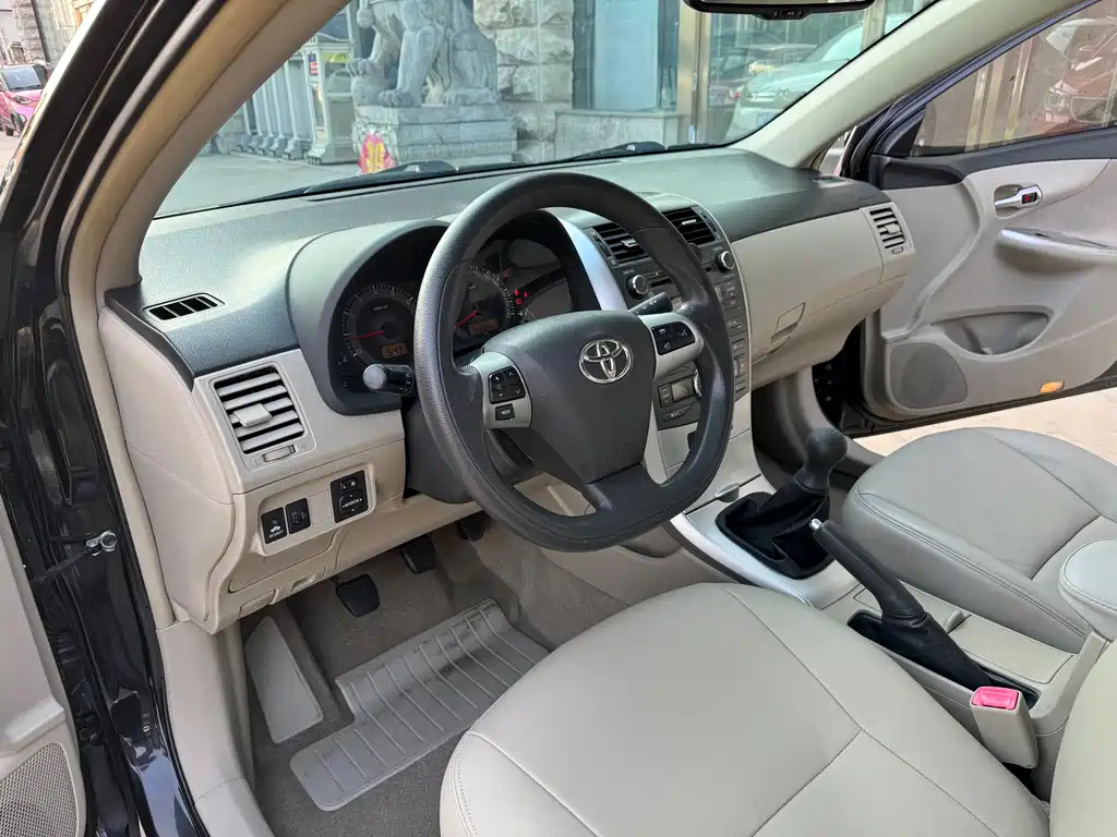 TOYOTA COROLLA 2012