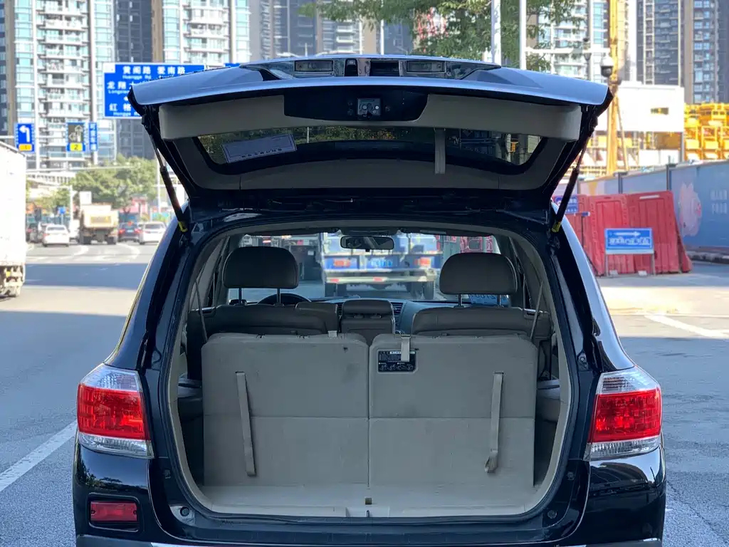 TOYOTA HIGHLANDER 2013