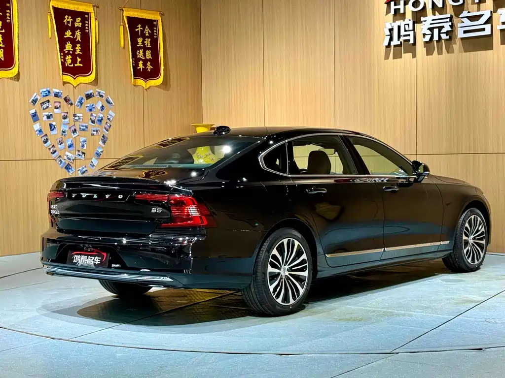 VOLVO S90 2024
