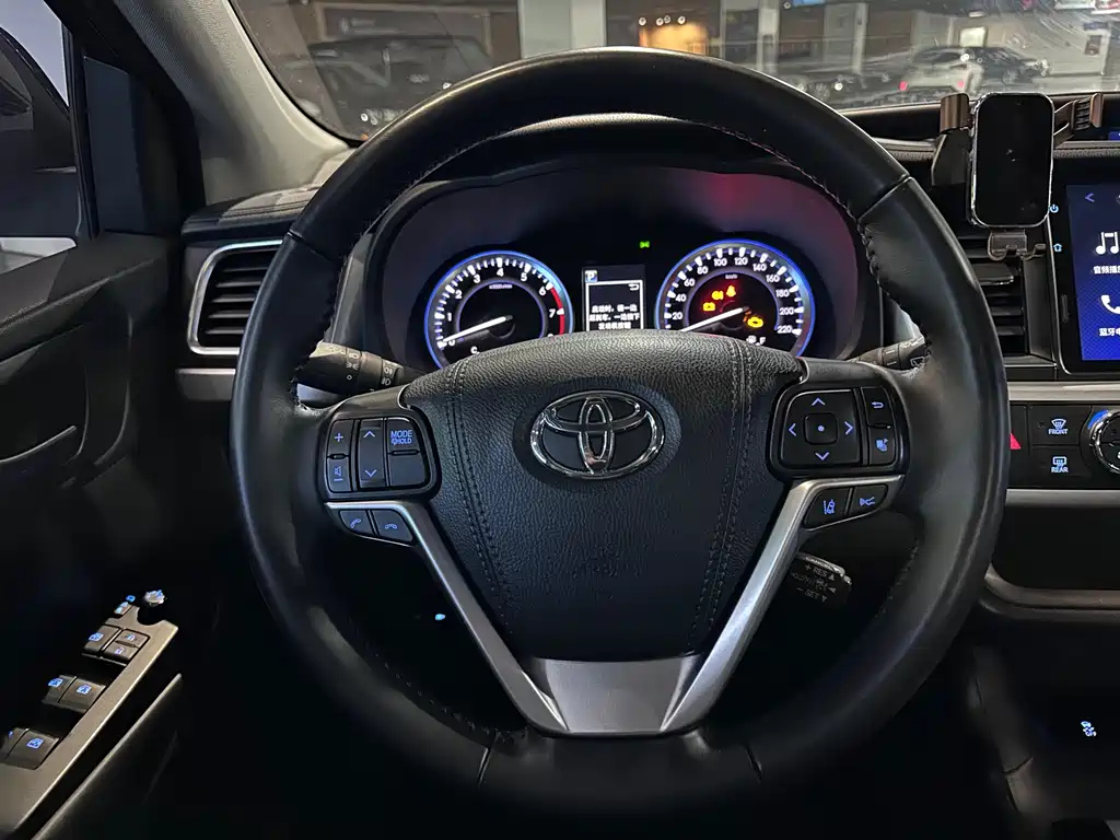 TOYOTA HIGHLANDER 2021