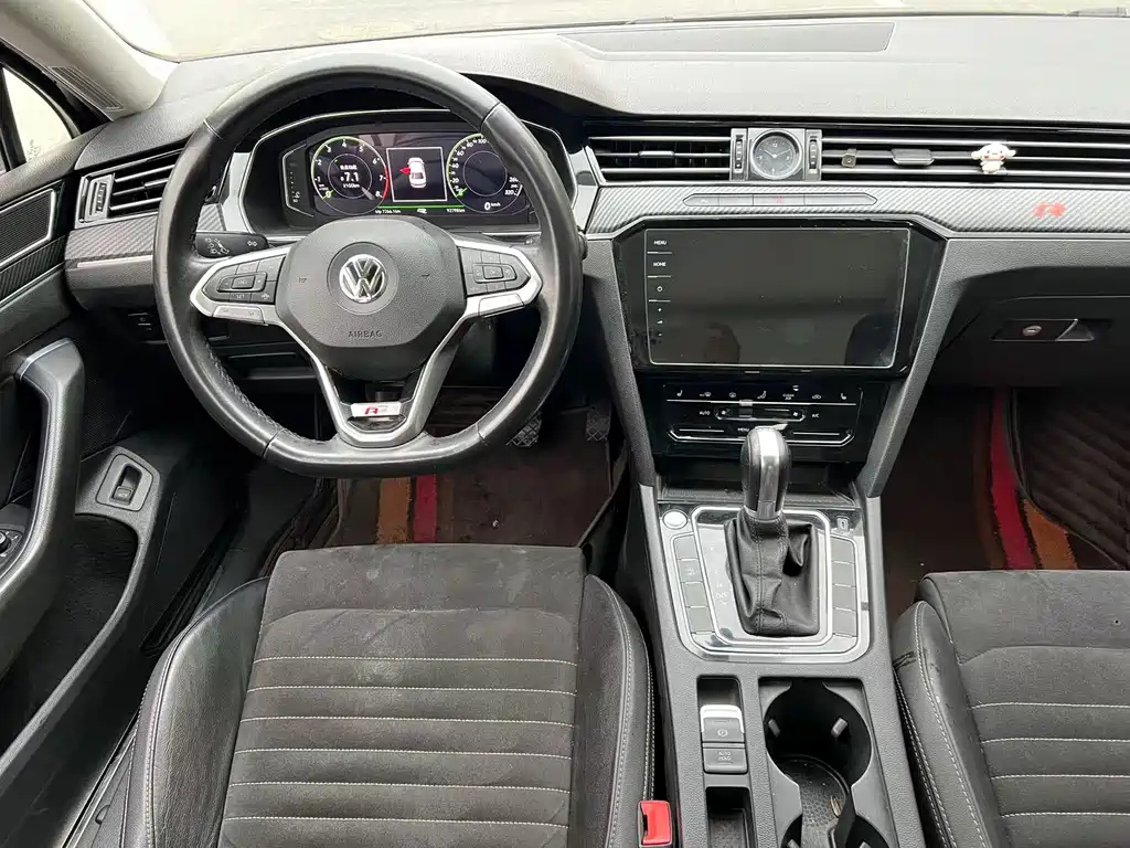 VOLKSWAGEN MAGOTAN 2020