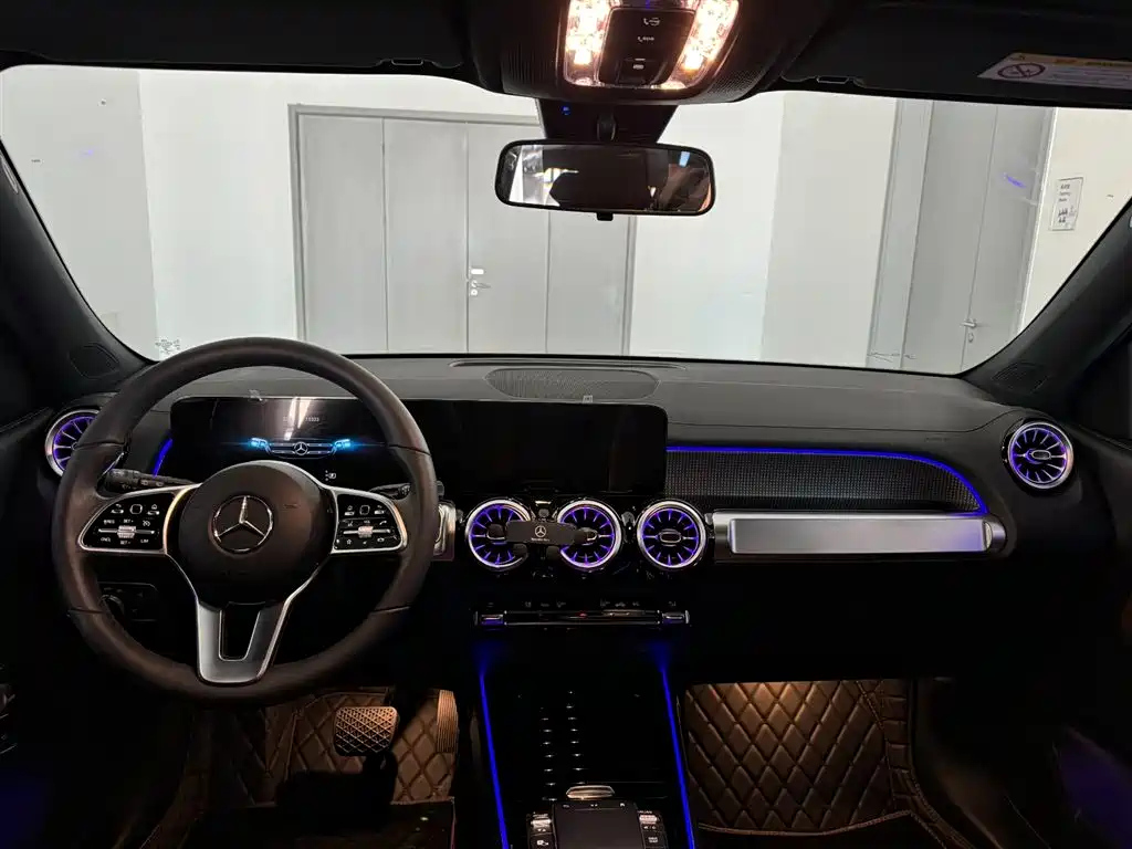 MERCEDES BENZ GLB 2023