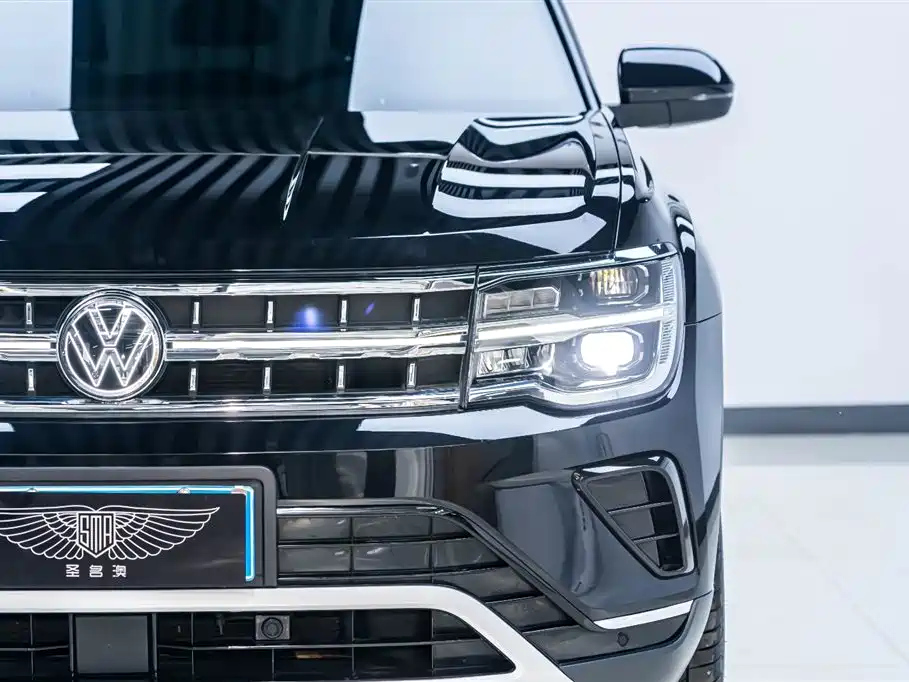 VOLKSWAGEN TOURAN 2023