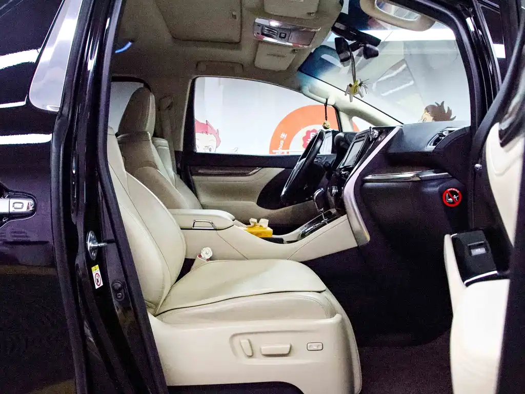 TOYOTA ALPHARD 2015