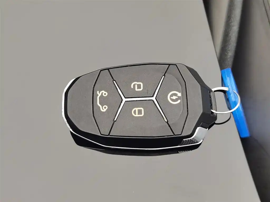 LYNK&CO 01 2020