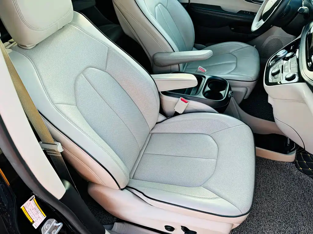 CHRYSLER OTHER 2018