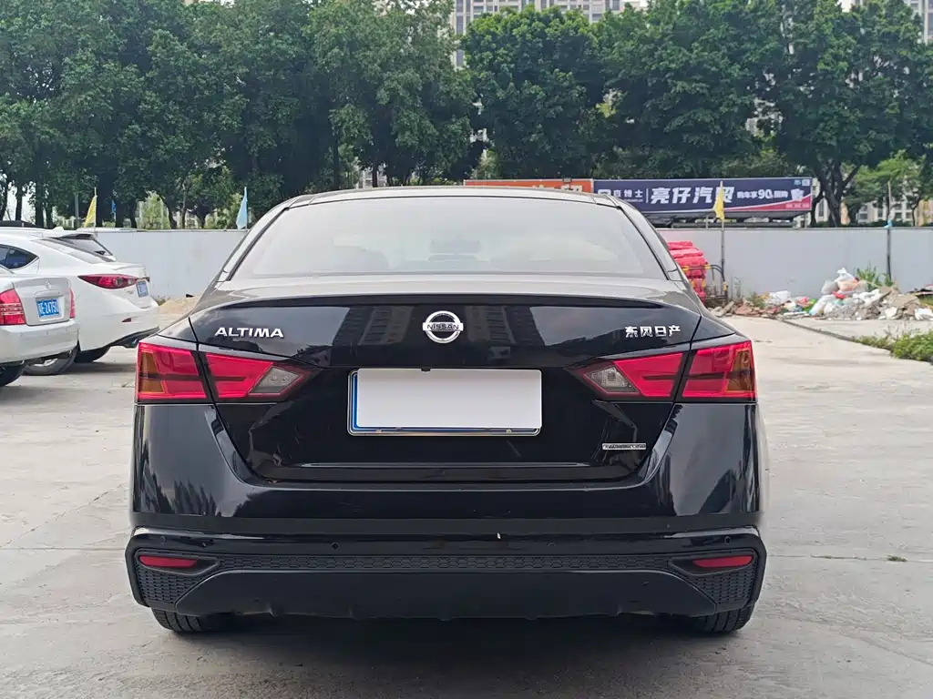 NISSAN TEANA 2020