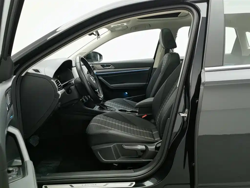 VOLKSWAGEN LAVIDA 2022