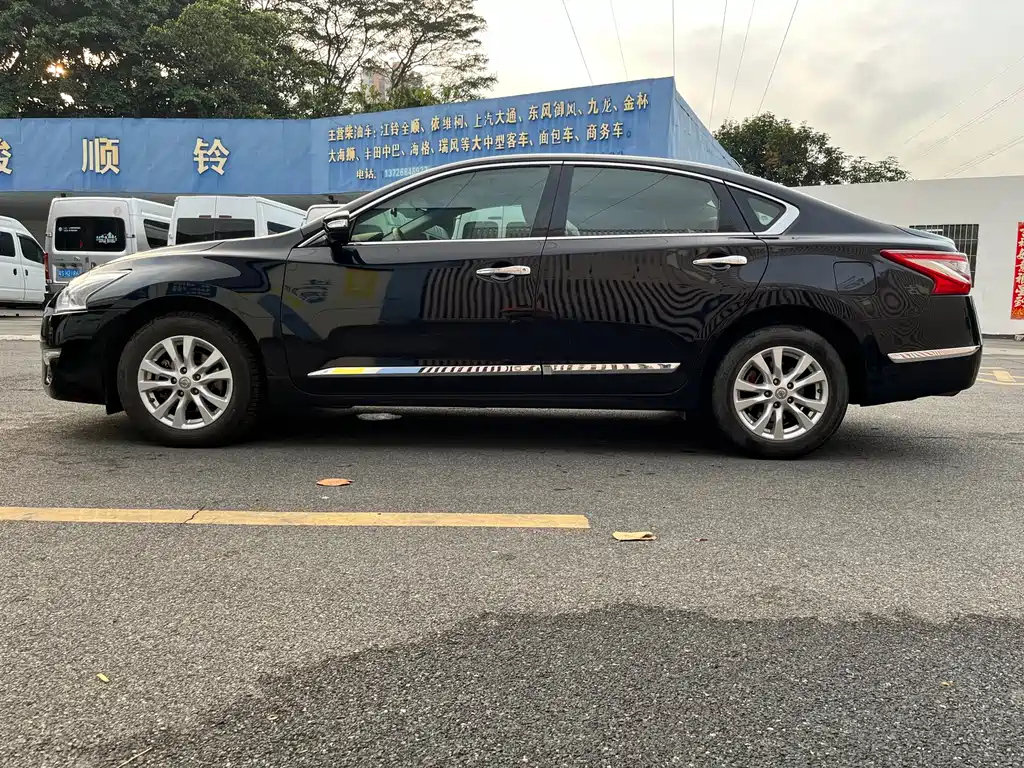 NISSAN TEANA 2016
