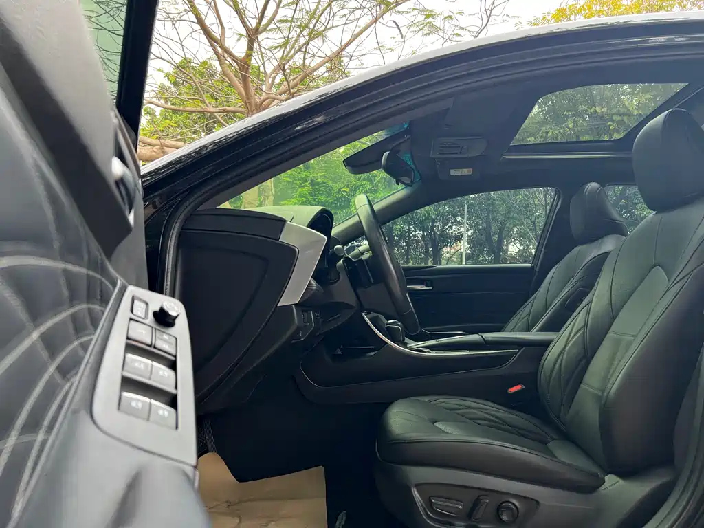 TOYOTA AVALON 2020