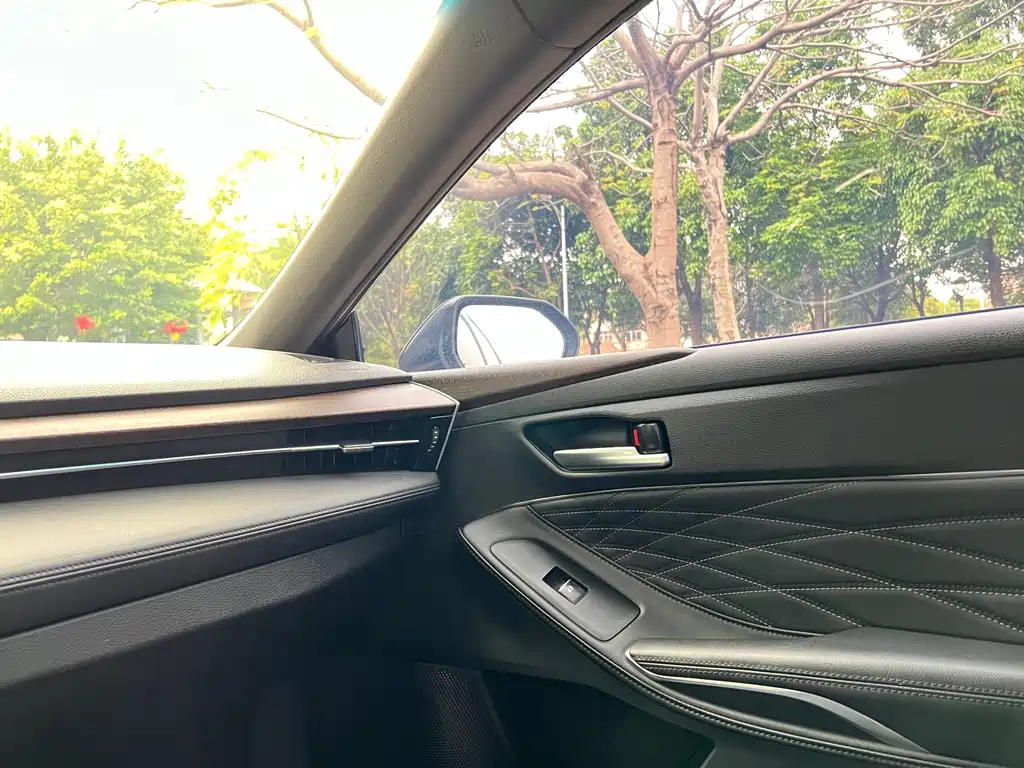 TOYOTA AVALON 2020