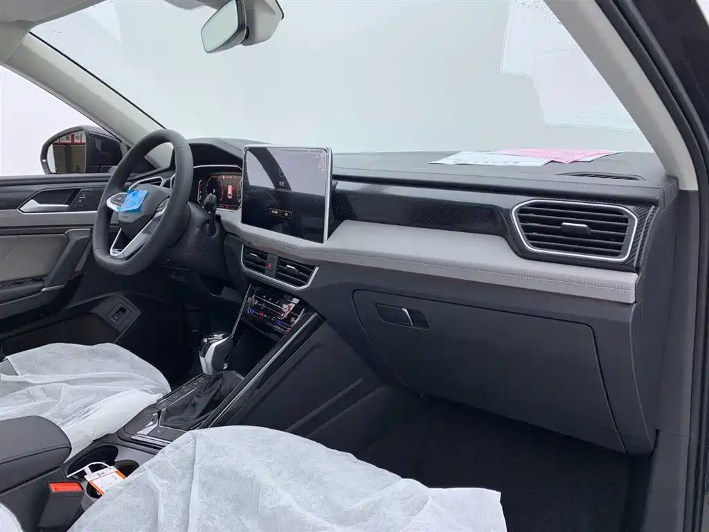 VOLKSWAGEN TAYRON 2024