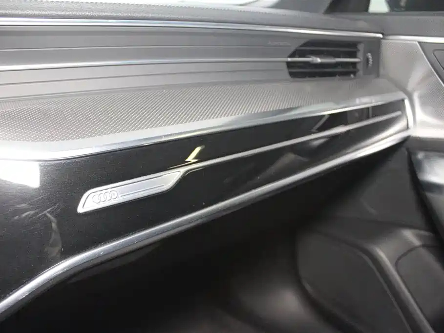 AUDI A6L 2021