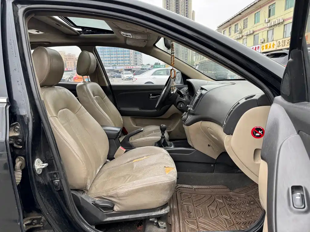 HYUNDAI CELESTA 2011