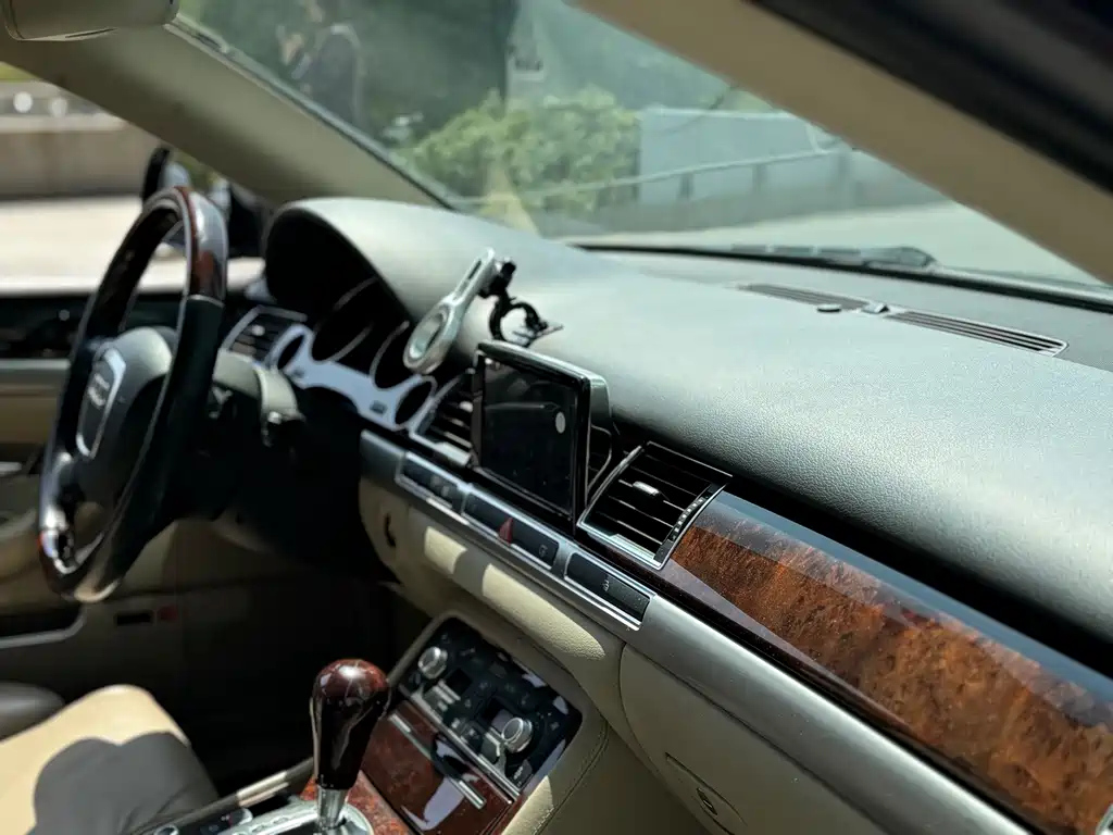 AUDI A8 2009