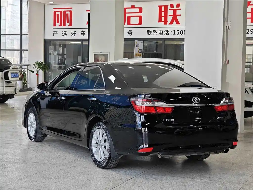 TOYOTA CAMRY 2015