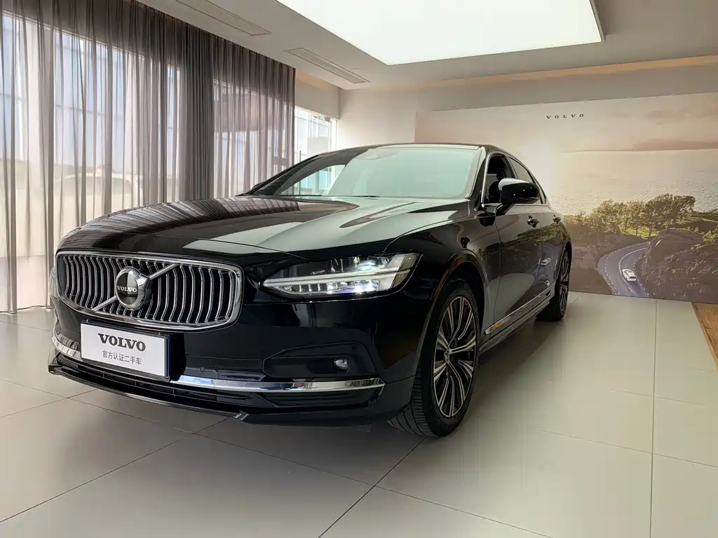 VOLVO S90 2023