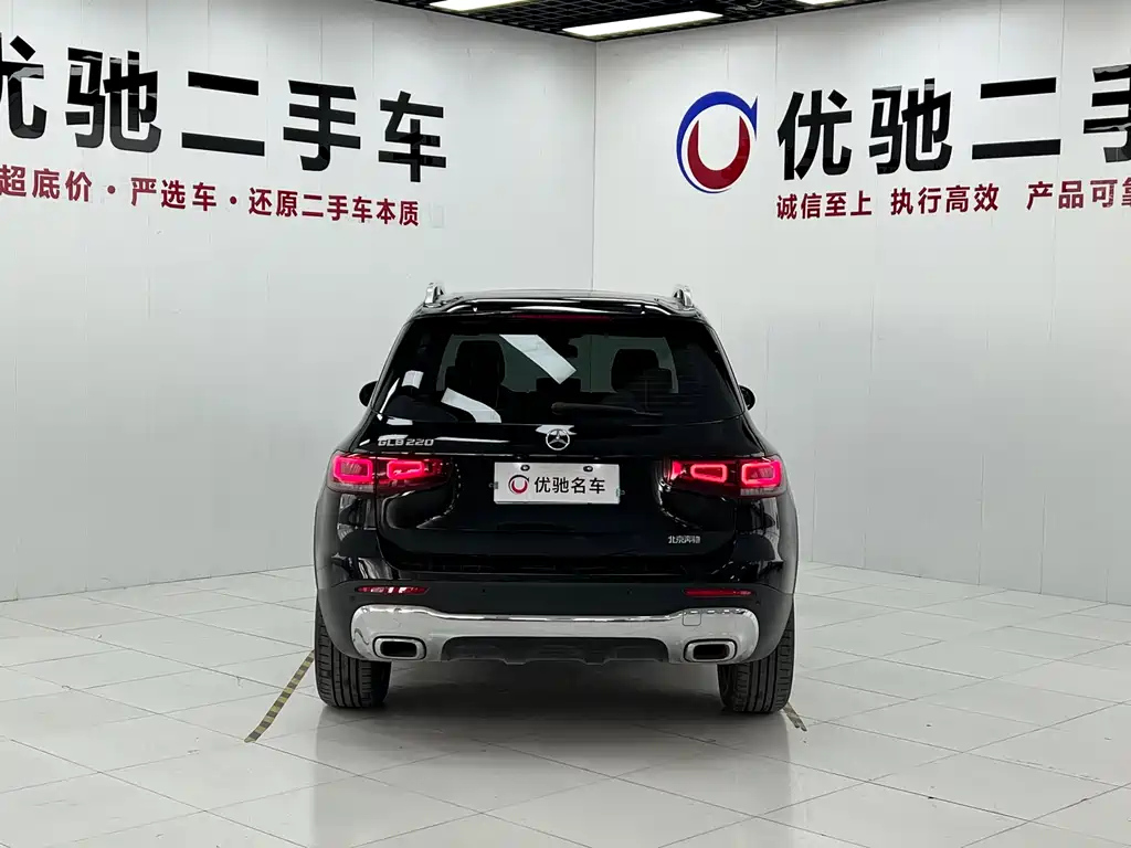 MERCEDES BENZ GLB 2023