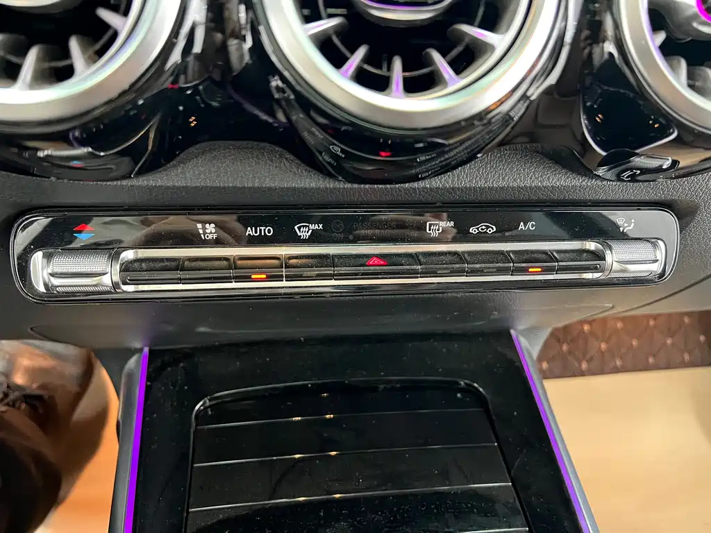 MERCEDES BENZ GLB 2023