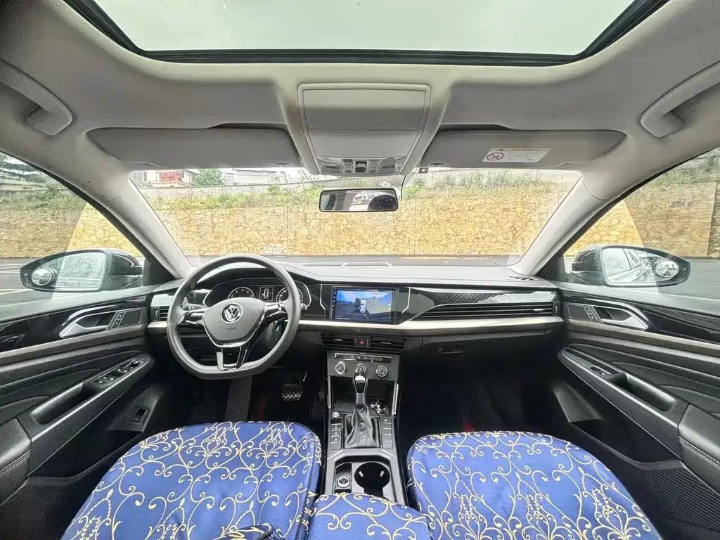 VOLKSWAGEN PASSAT 2020