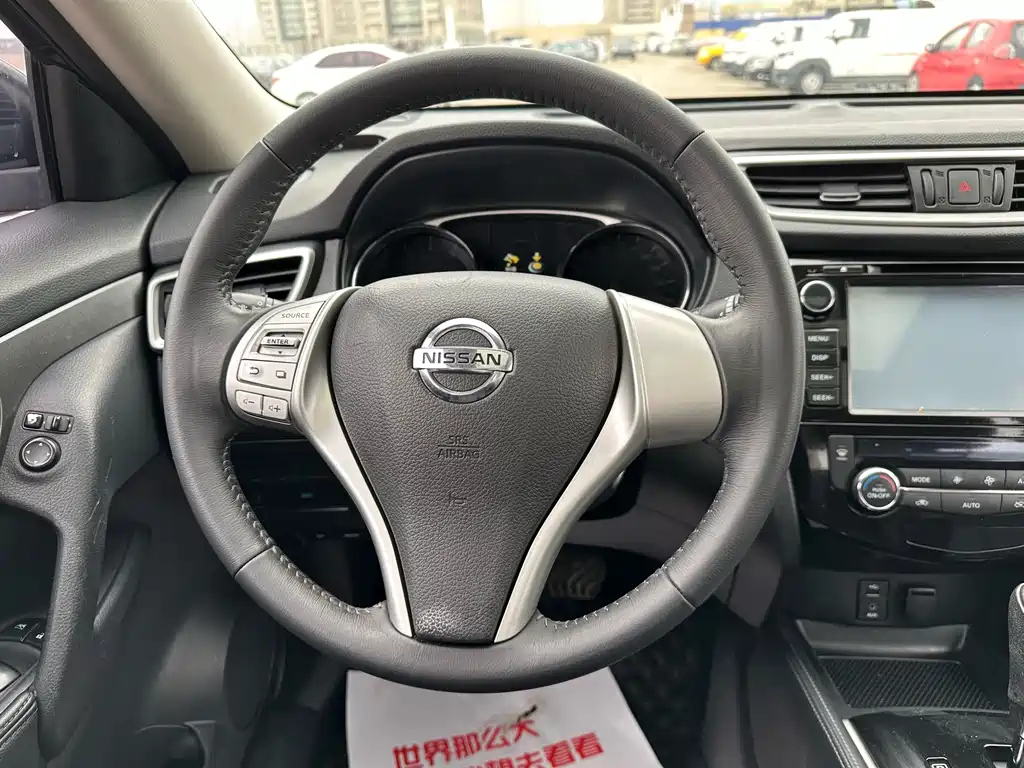 NISSAN X-TRAIL 2015
