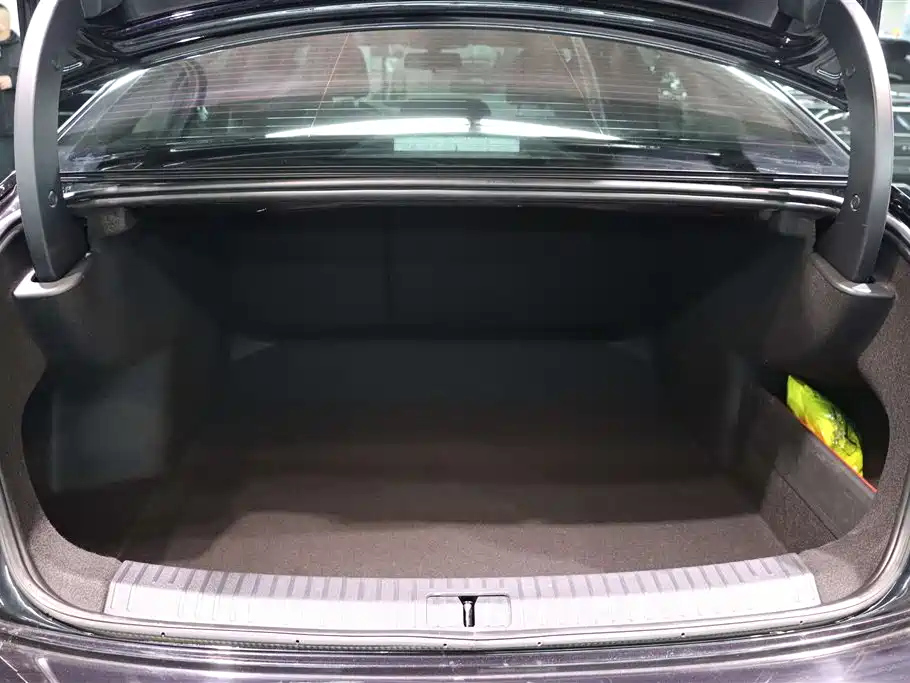 VOLKSWAGEN PASSAT 2021