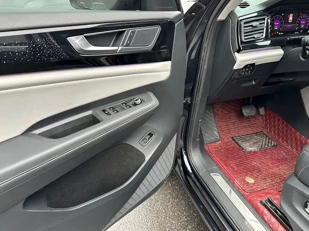 VOLKSWAGEN TOURAN 2022