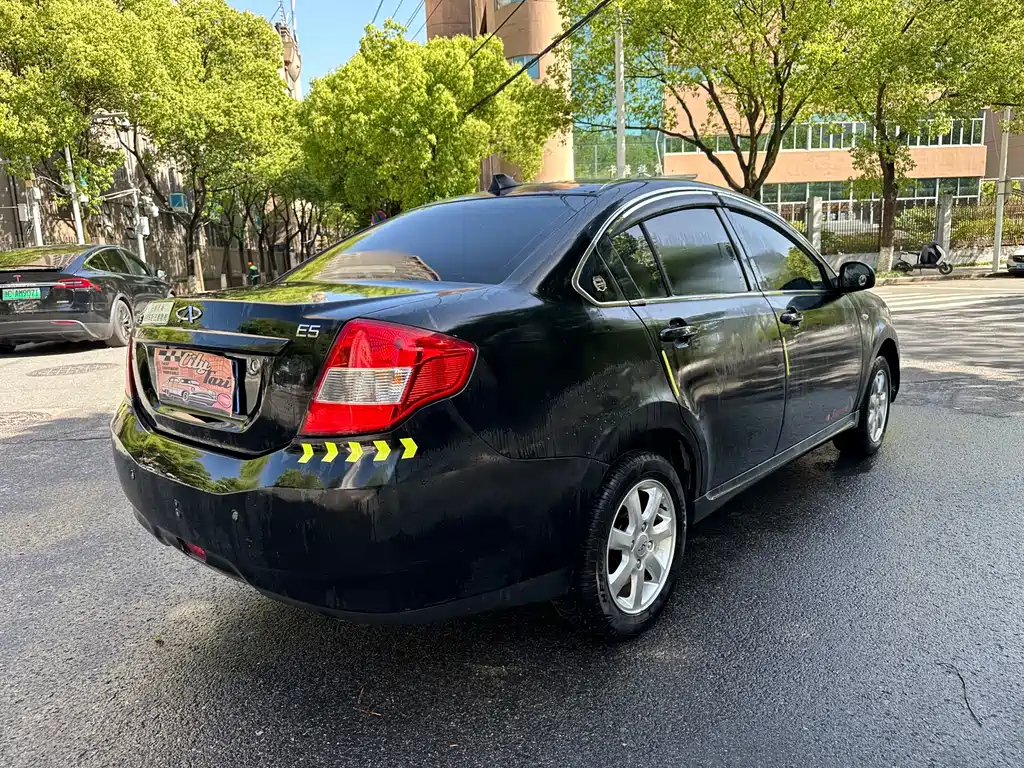 CHERY E5 2012