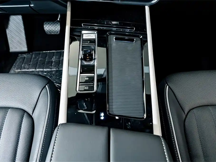 VOLKSWAGEN TOURAN 2023
