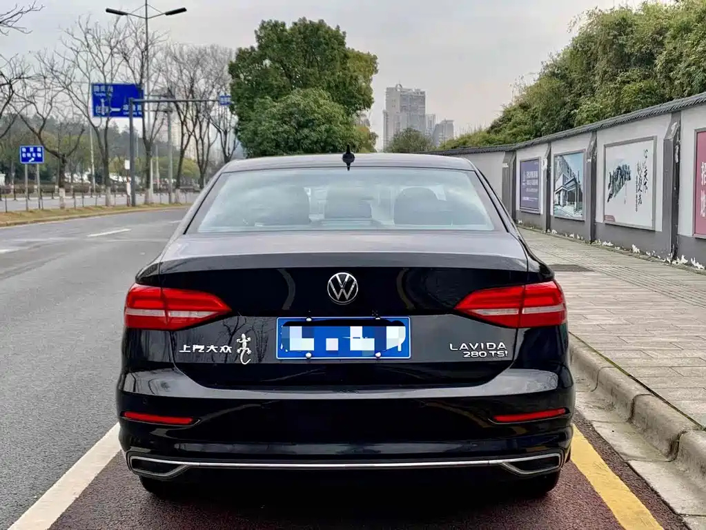 VOLKSWAGEN LAVIDA 2021