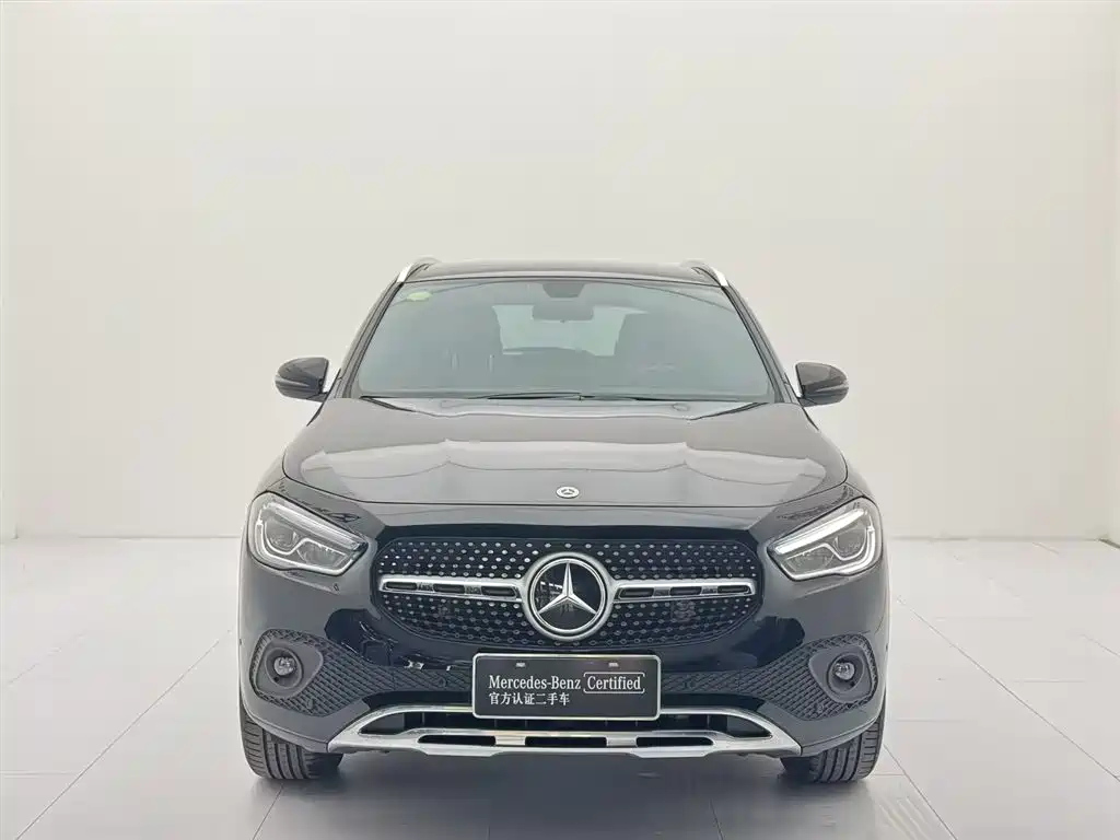 MERCEDES BENZ GLA 2021