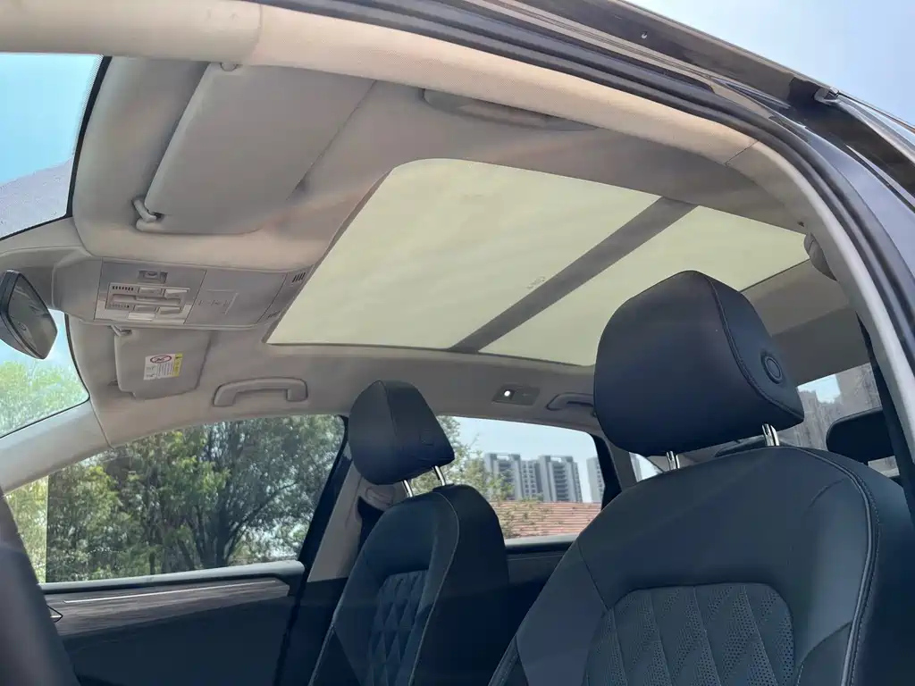VOLKSWAGEN SAGITAR 2023